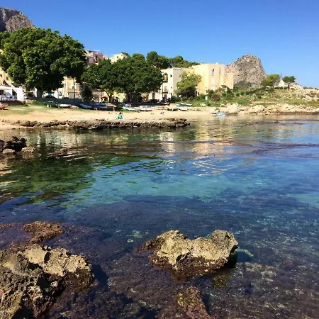 Casetta Sant'elia Da Filippo بيت للعطل *