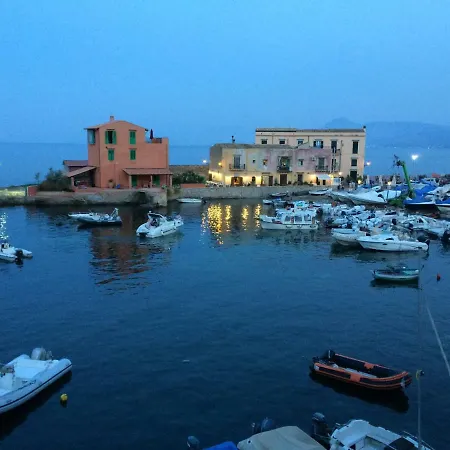 Casetta Sant'elia Da Filippo بيت للعطل